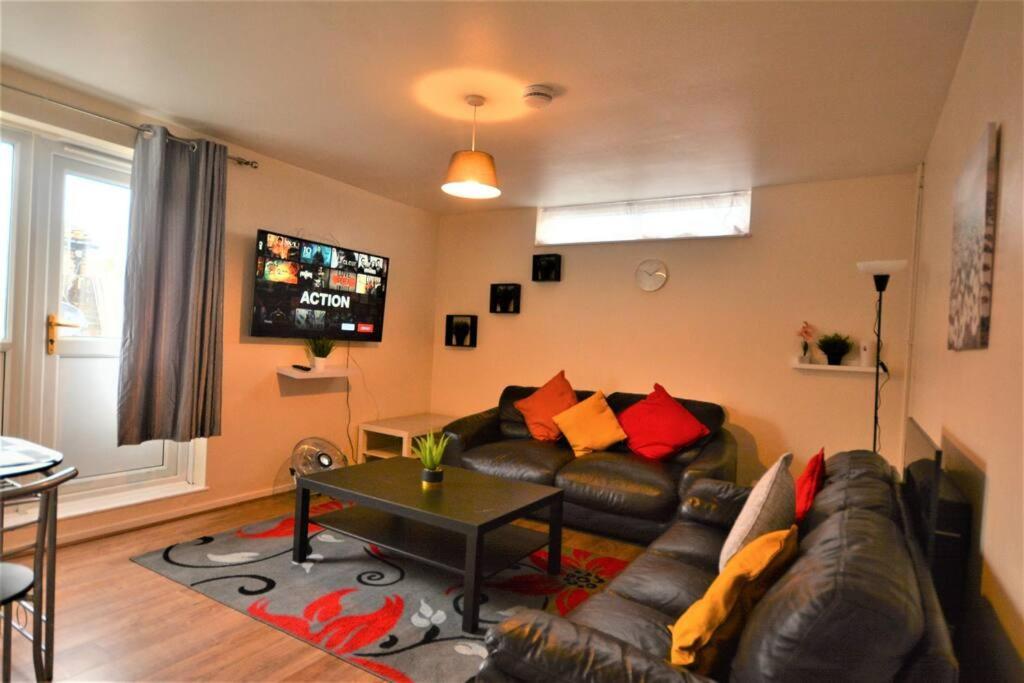 Spacious 2Bedroom Condo With Patio By Excel Centre London Ngoại thất bức ảnh