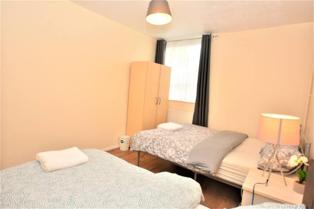Spacious 2Bedroom Condo With Patio By Excel Centre London Ngoại thất bức ảnh